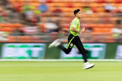 Pakistan pacer Mohammad Hasnain reported for suspected bowling action in BBL Pakistan pacer Mohammad Hasnain reported for suspected bowling action in BBL
