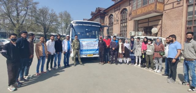 Mahmood Shah flags off Carrom team. Pic/KSW