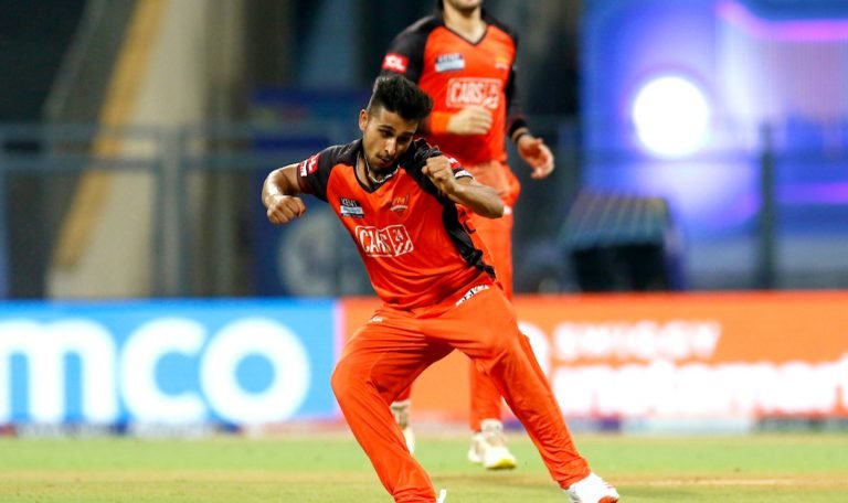 Sunil Gavaskar gives his take on how to tackle Umran Malik’s pace