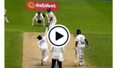 WATCH: Mohammad Rizwan bowls in county match, Shaheen Afridi asks “Hum Retirement Le Lain?” WATCH: Mohammad Rizwan bowls in county match, Shaheen Afridi asks “Hum Retirement Le Lain?”
