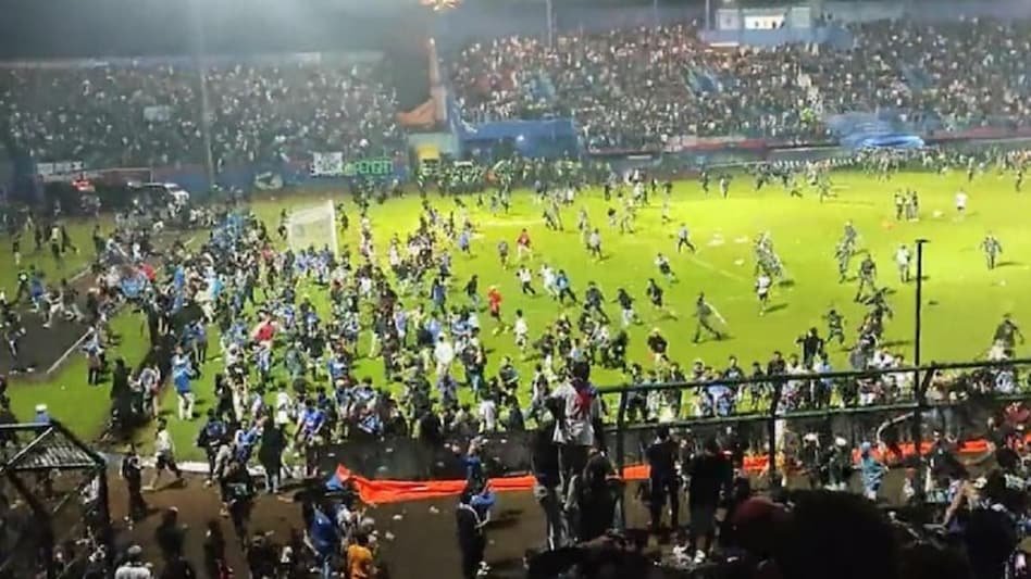 Indonesia Stadium Tragedy: 129 people dead in stampede at football match, police say